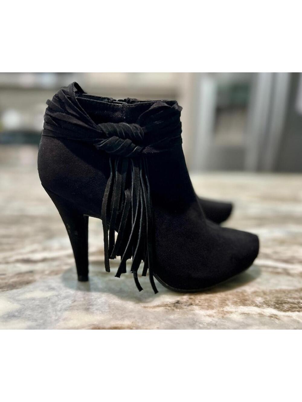 ✨ Vegan Suede Fringe Shooties • Size 7 G->VGUC 3.75" heel- Date night perfect